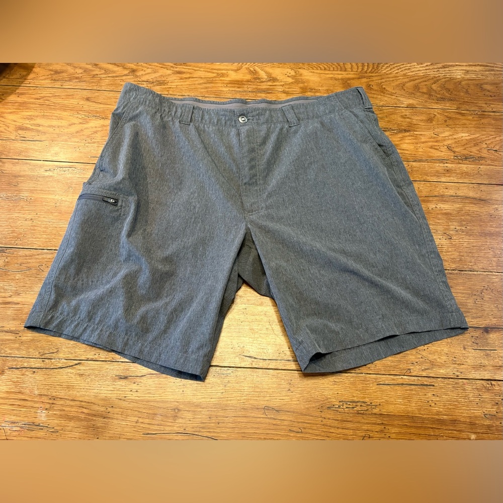 Ascend  Functional Comfort Activewear Flat Front Gray Cargo Shorts size 42
